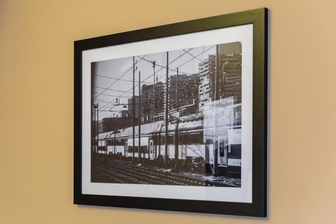 Готель Bh Napoli Railway Екстер'єр фото